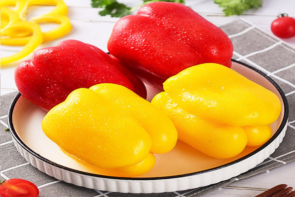在标准光源箱中评定彩色甜椒果实的颜色